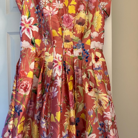 Spring Dress. - Picture 3 of 8